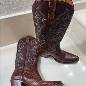 Idyllwind Brown Crocodile-Embossed Leather Ankle Boots with Teal Stitching
